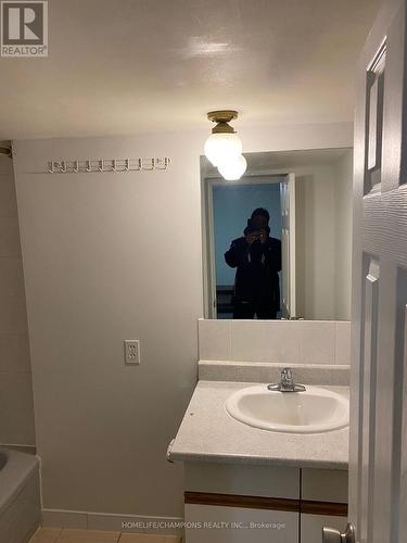80 Keyworth Trail, Toronto, ON - Indoor Photo Showing Bathroom
