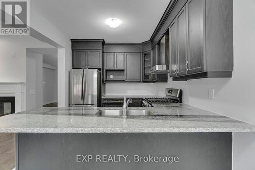 15 Benhurst Crescent, Brampton, ON - Indoor Photo Showing Kitchen With Stainless Steel Kitchen With Upgraded Kitchen