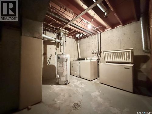 83 Young Crescent, Regina, SK - Indoor Photo Showing Laundry Room