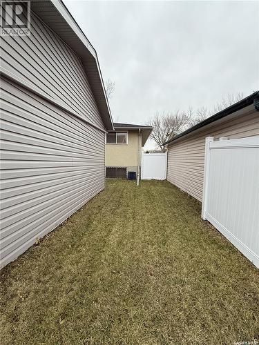 83 Young Crescent, Regina, SK - Outdoor With Exterior