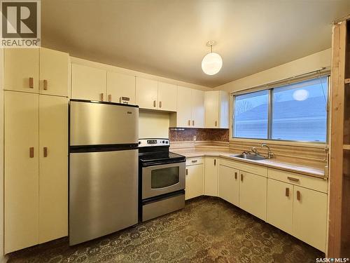 83 Young Crescent, Regina, SK - Indoor Photo Showing Kitchen