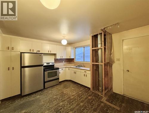 83 Young Crescent, Regina, SK - Indoor Photo Showing Kitchen