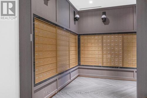 628 - 395 Dundas Street W, Oakville, ON - Indoor Photo Showing Other Room