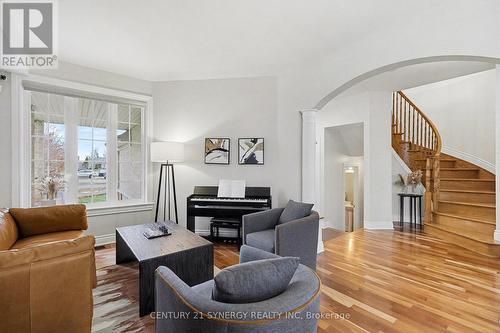 13 - 6834 Breanna Cardill Street, Ottawa, ON - Indoor Photo Showing Living Room