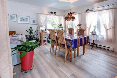 Dining room - 2253 Ch. Du Lac-Maurice, Sainte-Julienne, QC - Indoor Photo Showing Dining Room