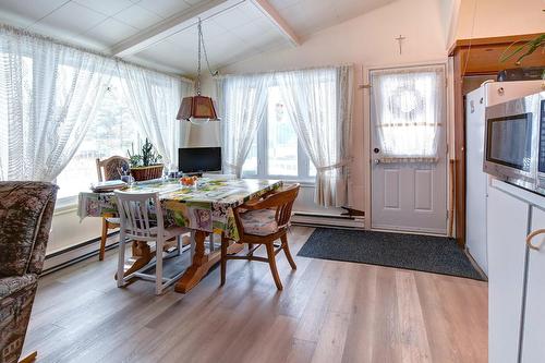 Dinette - 2253 Ch. Du Lac-Maurice, Sainte-Julienne, QC - Indoor