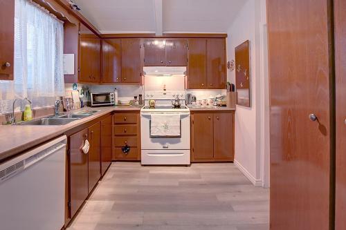 Kitchen - 2253 Ch. Du Lac-Maurice, Sainte-Julienne, QC - Indoor Photo Showing Kitchen With Double Sink