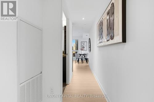 1509 - 8 Wellesley Street W, Toronto, ON - Indoor Photo Showing Other Room