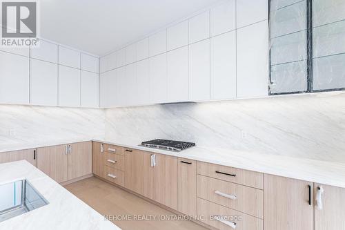 85 Post Oak Drive, Richmond Hill, ON - Indoor Photo Showing Other Room