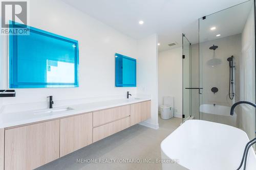 85 Post Oak Drive, Richmond Hill, ON - Indoor Photo Showing Bathroom