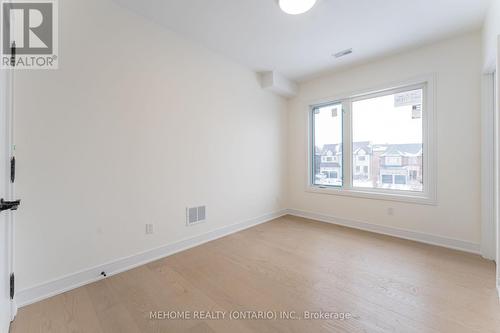 85 Post Oak Drive, Richmond Hill, ON - Indoor Photo Showing Other Room