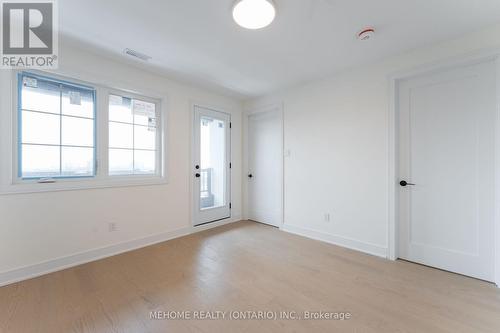 85 Post Oak Drive, Richmond Hill, ON - Indoor Photo Showing Other Room