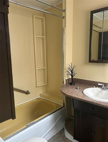 11 Noels Road, Upper Island Cove, NL 