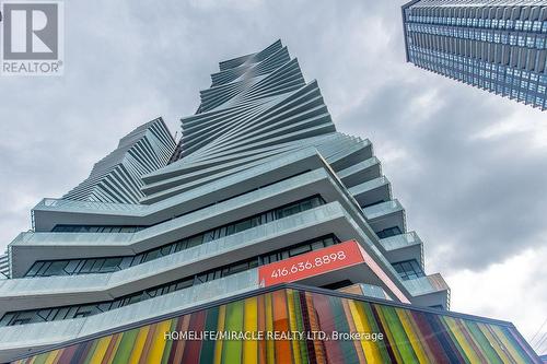 5411 - 3900 Confederation Parkway, Mississauga, ON - Outdoor