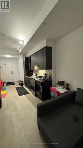 5411 - 3900 Confederation Parkway, Mississauga, ON - Indoor