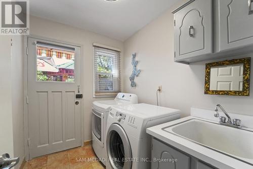 2032 Shannon Drive, Mississauga, ON - Indoor Photo Showing Laundry Room