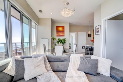 Lph05A-30 Shore Breeze Drive, Toronto, ON - Indoor Photo Showing Living Room