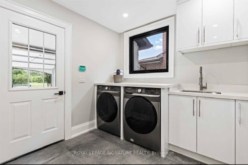 2506 Camilla Road, Mississauga, ON - Indoor Photo Showing Laundry Room