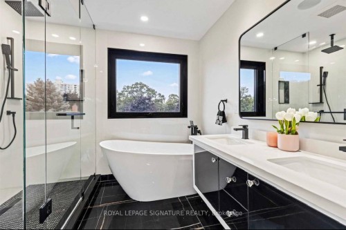 2506 Camilla Road, Mississauga, ON - Indoor Photo Showing Bathroom
