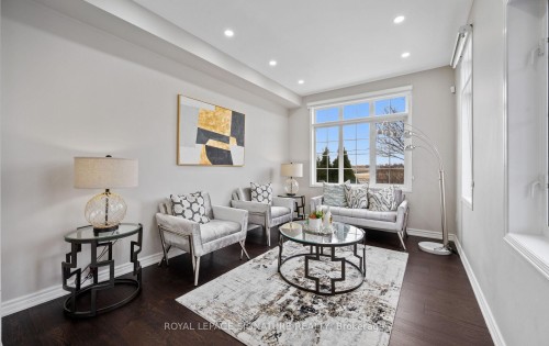 3849 Talias Crescent, Mississauga, ON - Indoor Photo Showing Living Room
