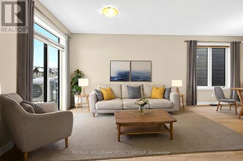 348 Raheen Court Ottawa Circuit, Ottawa, ON - Indoor Photo Showing Living Room