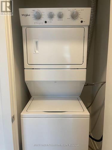 211 - 56 Lakeside Terrace, Barrie, ON - Indoor Photo Showing Laundry Room