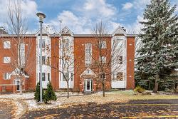 602 Crois. de Namur  Saint-Lambert, QC J4S 1Z4