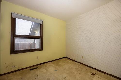 11 Upton Pl, Winnipeg, MB 