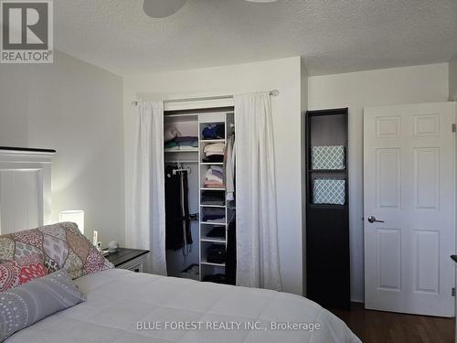 16 Meadowview Road, London South (South O), ON - Indoor Photo Showing Bedroom