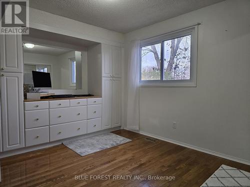 16 Meadowview Road, London South (South O), ON - Indoor