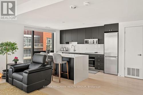 2102 - 180 George Street, Ottawa, ON - Indoor Photo Showing Kitchen