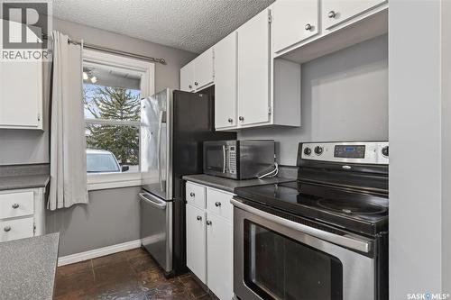819 Gibson Court N, Regina, SK - Indoor Photo Showing Kitchen