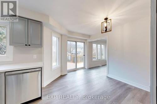 1117 Windgrove Square, Pickering, ON - Indoor