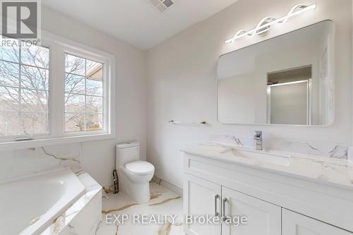 1117 Windgrove Square, Pickering, ON - Indoor Photo Showing Bathroom