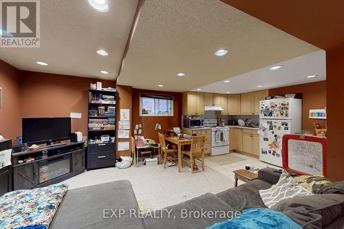 1117 Windgrove Square, Pickering, ON - Indoor