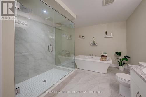 50 Kenesky Drive, Hamilton, ON - Indoor Photo Showing Bathroom