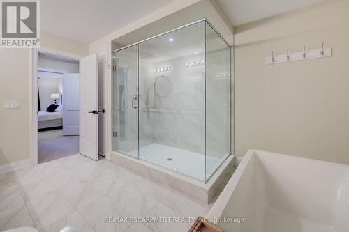 50 Kenesky Drive, Hamilton, ON - Indoor Photo Showing Bathroom