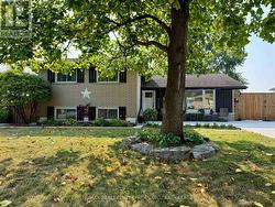 20 KAREN CRESCENT  Grimsby (Grimsby Beach), ON L3M 2E4