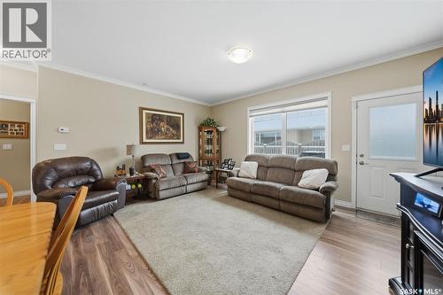31 100 Brooklyn Lane, Warman, SK - Indoor Photo Showing Living Room