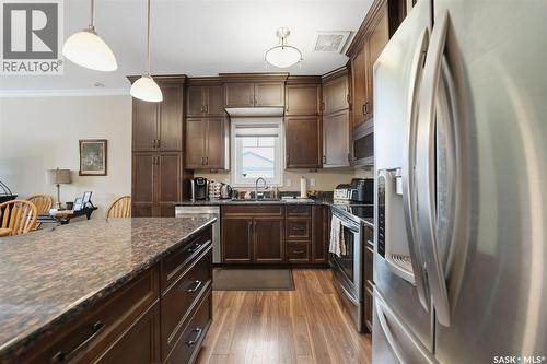 31 100 Brooklyn Lane, Warman, SK - Indoor Photo Showing Kitchen With Stainless Steel Kitchen With Upgraded Kitchen