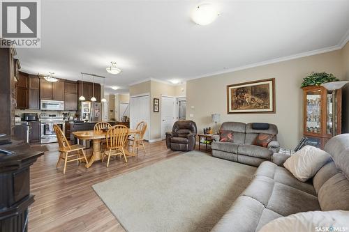 31 100 Brooklyn Lane, Warman, SK - Indoor Photo Showing Living Room