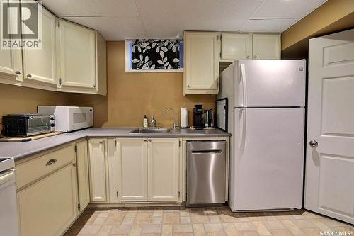 66 Sneath Crescent, Regina, SK - Indoor Photo Showing Kitchen
