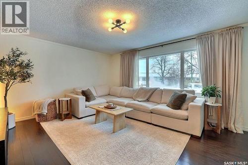 66 Sneath Crescent, Regina, SK - Indoor Photo Showing Living Room
