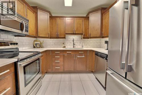 66 Sneath Crescent, Regina, SK - Indoor Photo Showing Kitchen