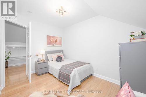 93 Agnes Street, Oshawa, ON - Indoor Photo Showing Bedroom