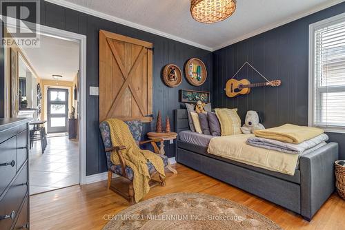 30 Clarence Street, Brampton, ON - Indoor Photo Showing Bedroom