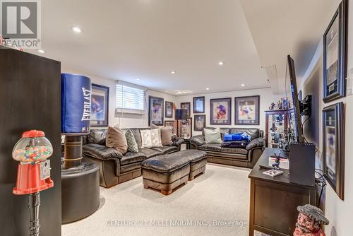 30 Clarence Street, Brampton, ON - Indoor Photo Showing Living Room
