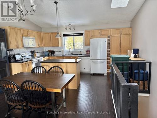 Kitchen / Dining - 439 Oxbow Crescent, Collingwood, ON - Indoor