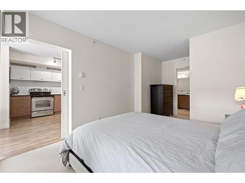 547 Yates Road Unit# 406, Kelowna, BC - Indoor Photo Showing Bedroom