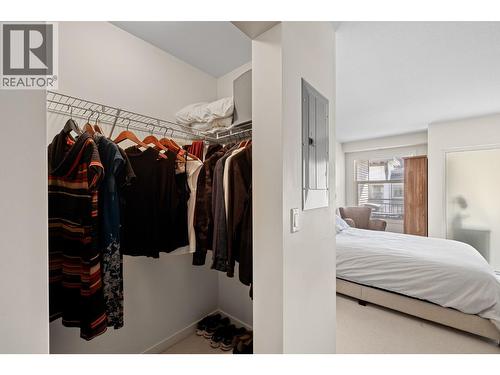 547 Yates Road Unit# 406, Kelowna, BC - Indoor Photo Showing Bedroom